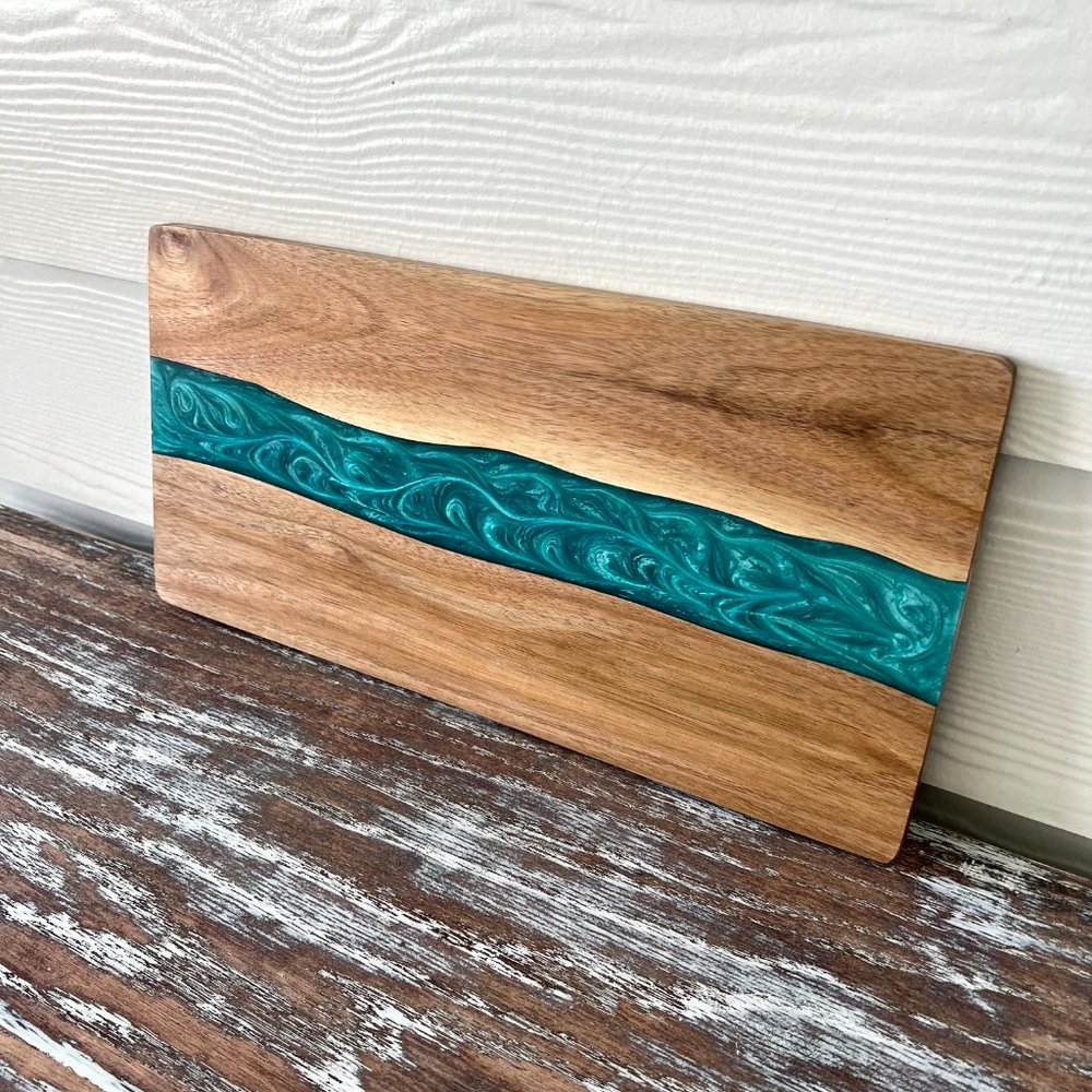 Turquoise Resin River Wood Cutting Board Charcuterie Board Cheeseboard Tray - Picture 3 of 5